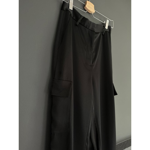 Aritzia Babaton Refined Satin Cargo Pant in Black Size 4 - Picture 6 of 16